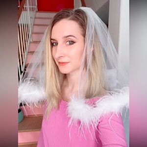 Shoulder length Ostrich Feather Veil